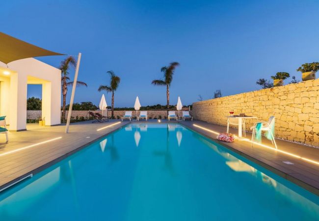 Villa in Noto - Pool villa, 300 metres from beach, San Lorenzo, Sicily Villa in Noto - Pool villa, 300 metres from beach, San Lorenzo, Sicily