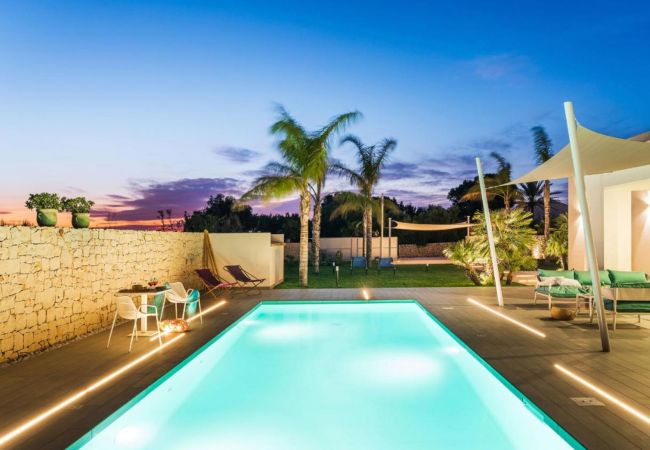 Villa in Noto - Pool villa, 300 metres from beach, San Lorenzo, Sicily Villa in Noto - Pool villa, 300 metres from beach, San Lorenzo, Sicily