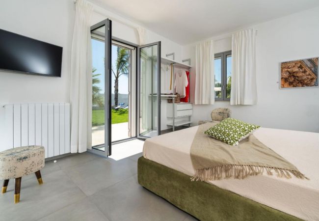 Villa in Noto - Pool villa, 300 metres from beach, San Lorenzo, Sicily Villa in Noto - Pool villa, 300 metres from beach, San Lorenzo, Sicily