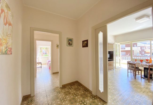 Apartment in Sperlonga - Comfortable four-room apartment with garden and garage Apartment in Sperlonga - Comfortable four-room apartment with garden and garage
