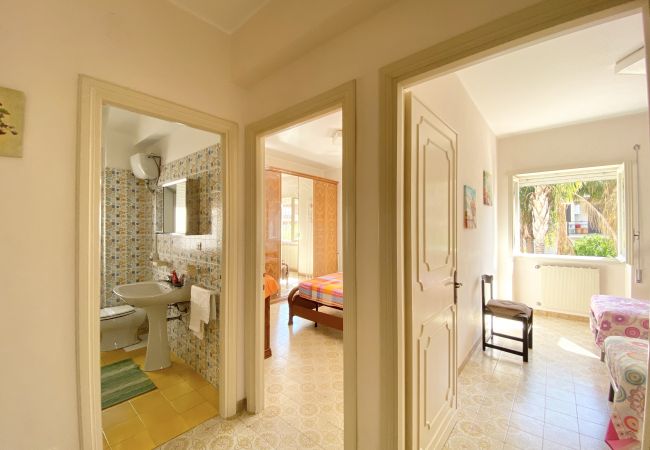 Apartment in Sperlonga - Comfortable four-room apartment with garden and garage Apartment in Sperlonga - Comfortable four-room apartment with garden and garage