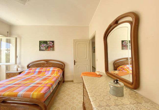 Apartment in Sperlonga - Comfortable four-room apartment with garden and garage Apartment in Sperlonga - Comfortable four-room apartment with garden and garage