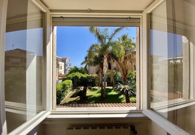 Apartment in Sperlonga - Comfortable four-room apartment with garden and garage Apartment in Sperlonga - Comfortable four-room apartment with garden and garage