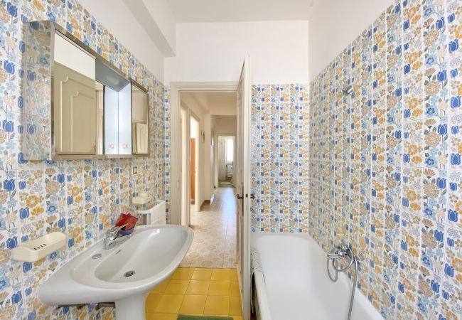 Apartment in Sperlonga - Comfortable four-room apartment with garden and garage Apartment in Sperlonga - Comfortable four-room apartment with garden and garage