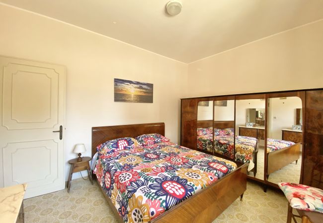 Apartment in Sperlonga - Comfortable four-room apartment with garden and garage Apartment in Sperlonga - Comfortable four-room apartment with garden and garage