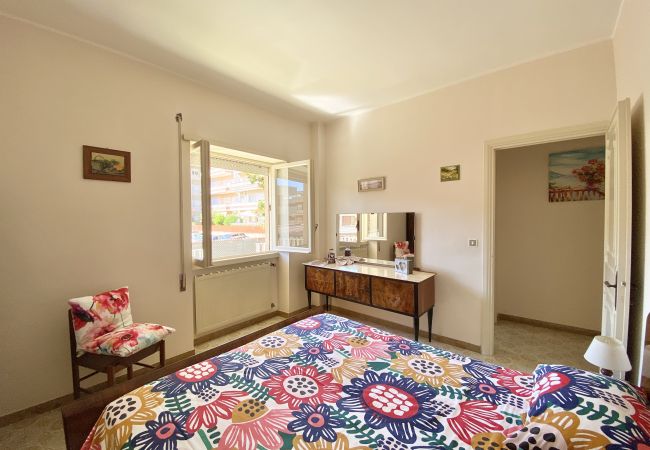 Apartment in Sperlonga - Comfortable four-room apartment with garden and garage Apartment in Sperlonga - Comfortable four-room apartment with garden and garage