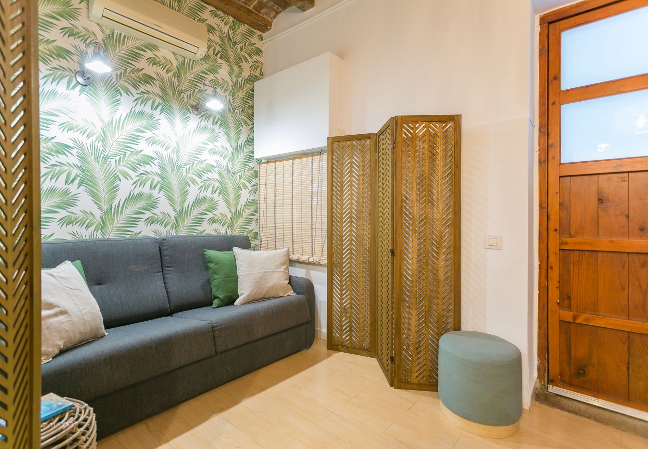 living room relax corner in 1-bedroom flat in Barceloneta