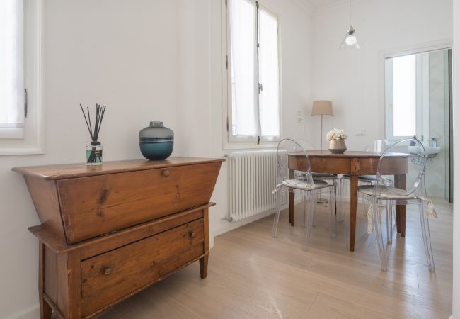 Apartment in Venezia - Venetian Palace Blue Apartment R&R Apartment in Venezia - Venetian Palace Blue Apartment R&R