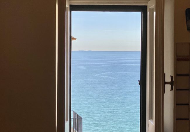 Apartment in Sperlonga - Tiny apartment with sea view Apartment in Sperlonga - Tiny apartment with sea view