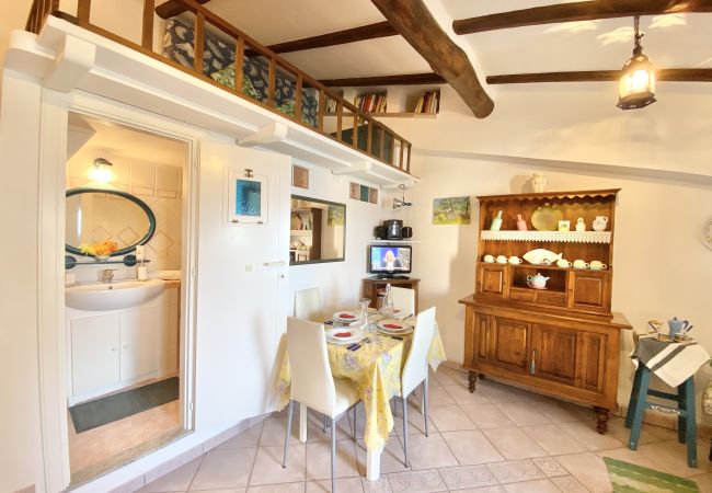 Apartment in Sperlonga - Tiny apartment with sea view Apartment in Sperlonga - Tiny apartment with sea view