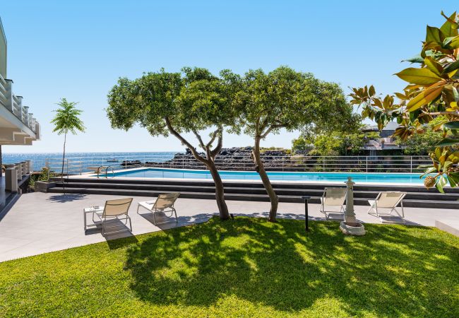 Villa in Stazzo - Lxury seafront villa with pool set in Stazzo, Sicily Villa in Stazzo - Lxury seafront villa with pool set in Stazzo, Sicily