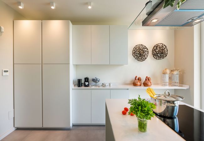 Villa in Stazzo - Lxury seafront villa with pool set in Stazzo, Sicily Villa in Stazzo - Lxury seafront villa with pool set in Stazzo, Sicily