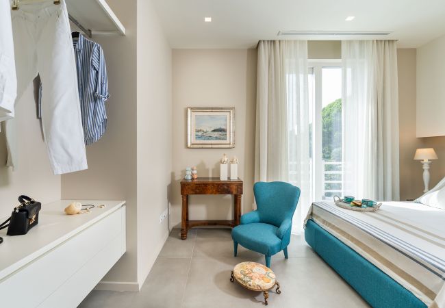 Villa in Stazzo - Lxury seafront villa with pool set in Stazzo, Sicily Villa in Stazzo - Lxury seafront villa with pool set in Stazzo, Sicily