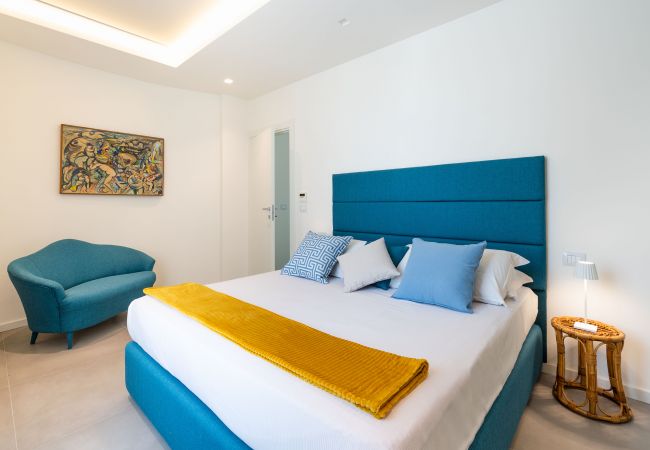 Villa in Stazzo - Lxury seafront villa with pool set in Stazzo, Sicily Villa in Stazzo - Lxury seafront villa with pool set in Stazzo, Sicily