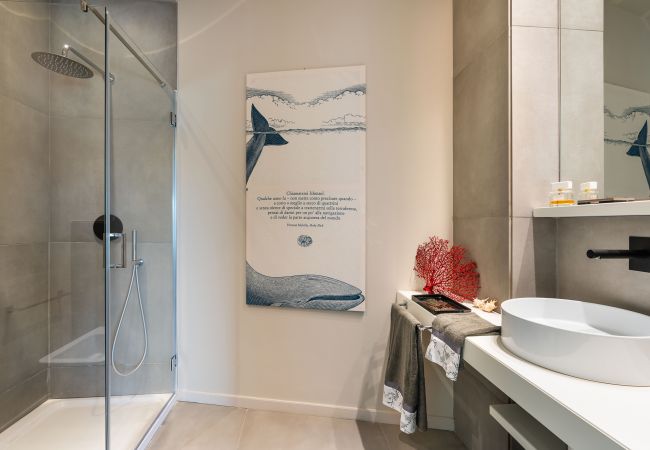 Villa in Stazzo - Lxury seafront villa with pool set in Stazzo, Sicily Villa in Stazzo - Lxury seafront villa with pool set in Stazzo, Sicily