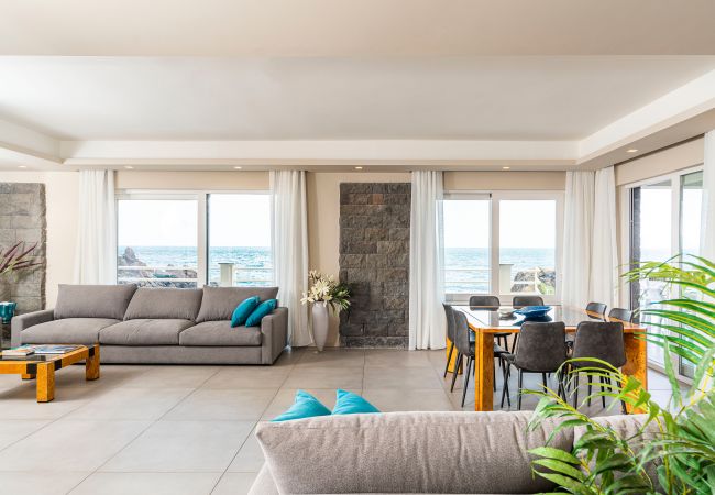 Villa in Stazzo - Lxury seafront villa with pool set in Stazzo, Sicily Villa in Stazzo - Lxury seafront villa with pool set in Stazzo, Sicily