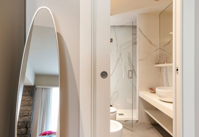 Villa in Stazzo - Lxury seafront villa with pool set in Stazzo, Sicily Villa in Stazzo - Lxury seafront villa with pool set in Stazzo, Sicily