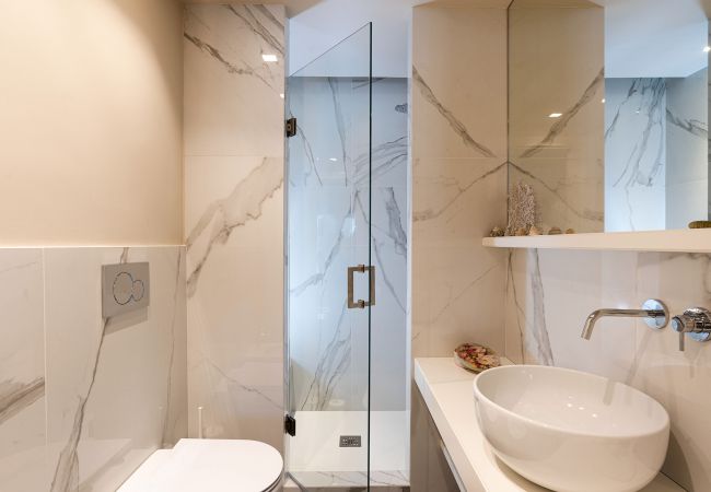 Villa in Stazzo - Lxury seafront villa with pool set in Stazzo, Sicily Villa in Stazzo - Lxury seafront villa with pool set in Stazzo, Sicily