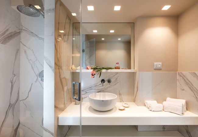 Villa in Stazzo - Lxury seafront villa with pool set in Stazzo, Sicily Villa in Stazzo - Lxury seafront villa with pool set in Stazzo, Sicily