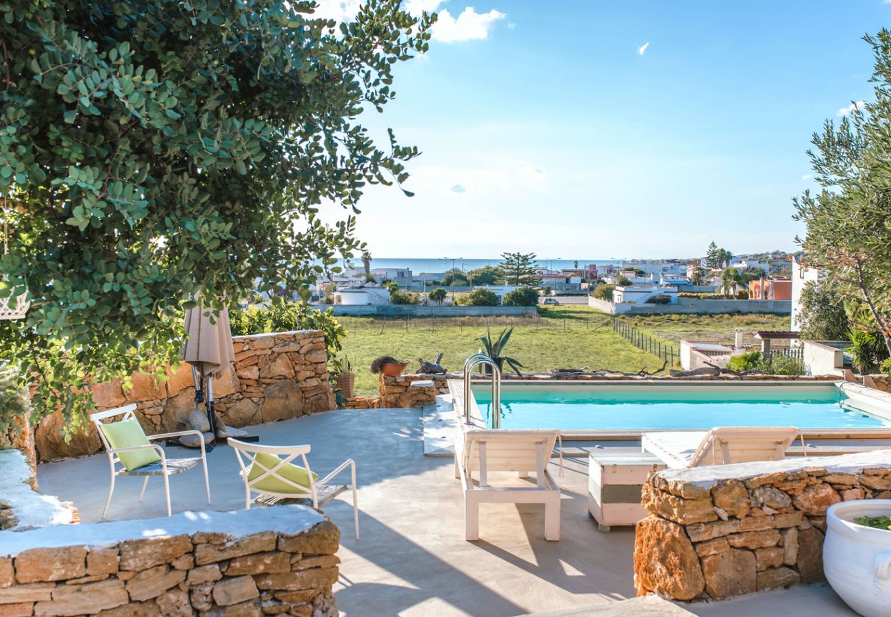 Villa in Torricella - Sea villa with private pool located in Torre Ovo, Apulia
