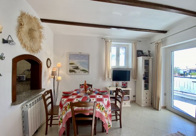 Apartment in Sperlonga - Casa with terrace overlooking the sea and parking space Apartment in Sperlonga - Casa with terrace overlooking the sea and parking space