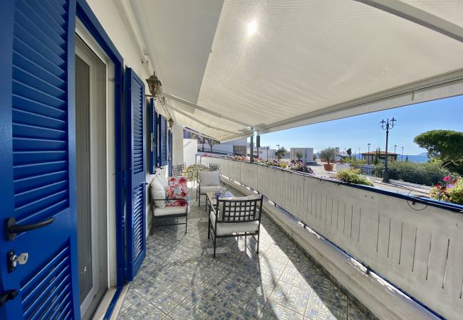 Apartment in Sperlonga - Casa with terrace overlooking the sea and parking space Apartment in Sperlonga - Casa with terrace overlooking the sea and parking space