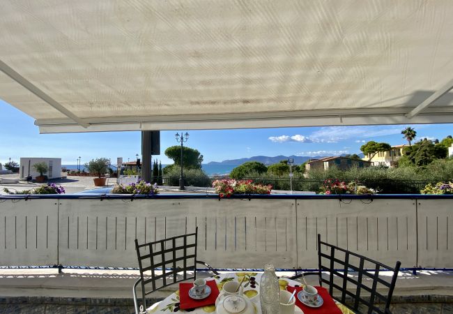 Apartment in Sperlonga - Casa with terrace overlooking the sea and parking space Apartment in Sperlonga - Casa with terrace overlooking the sea and parking space