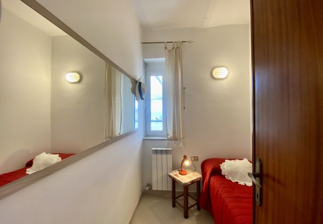Apartment in Sperlonga - Casa with terrace overlooking the sea and parking space Apartment in Sperlonga - Casa with terrace overlooking the sea and parking space