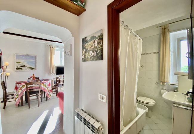 Apartment in Sperlonga - Casa with terrace overlooking the sea and parking space Apartment in Sperlonga - Casa with terrace overlooking the sea and parking space