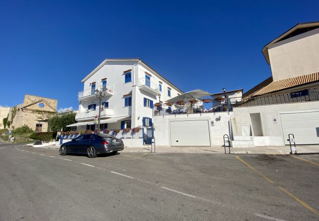 Apartment in Sperlonga - Casa with terrace overlooking the sea and parking space Apartment in Sperlonga - Casa with terrace overlooking the sea and parking space