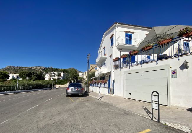 Apartment in Sperlonga - Casa with terrace overlooking the sea and parking space