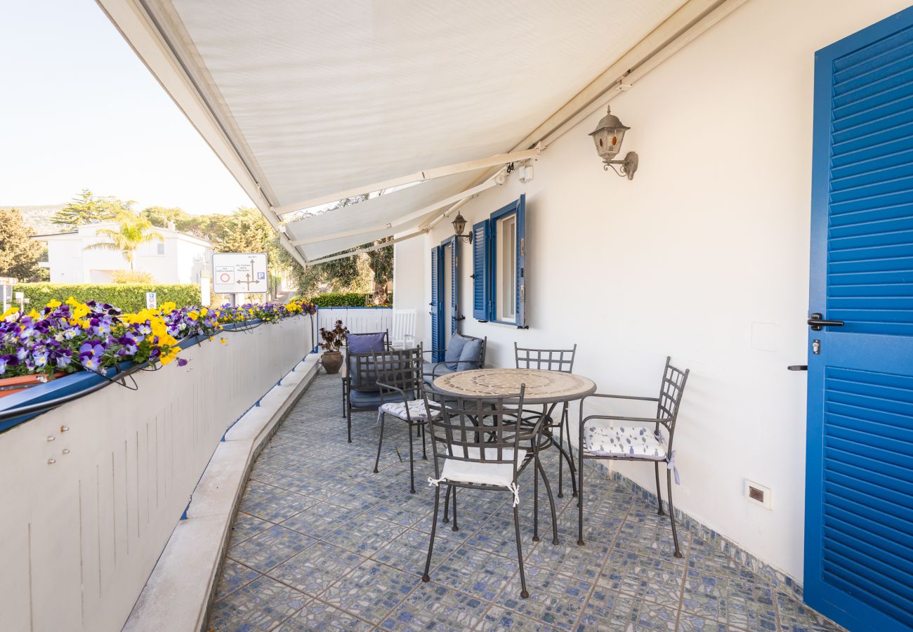 Apartment in Sperlonga - Casa with terrace overlooking the sea and parking space