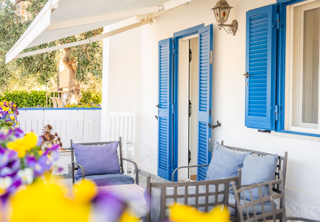 Apartment in Sperlonga - Casa with terrace overlooking the sea and parking space