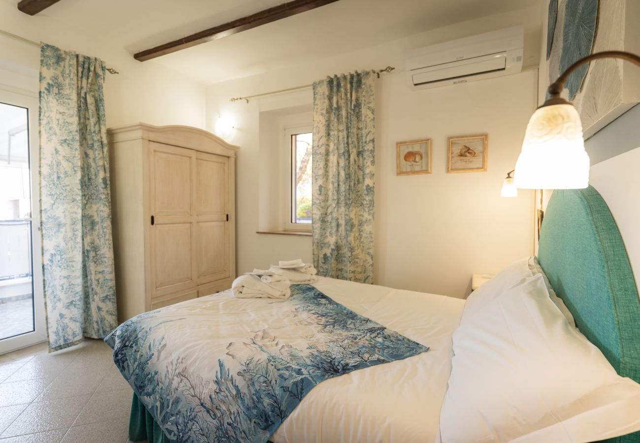 Apartment in Sperlonga - Casa with terrace overlooking the sea and parking space