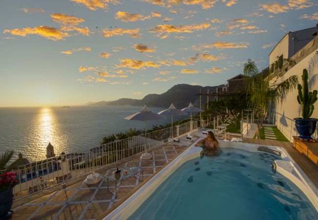 Villa in Praiano - Luxury Villa Malika - Breathtaking view of Capri and Positano Villa in Praiano - Luxury Villa Malika - Breathtaking view of Capri and Positano