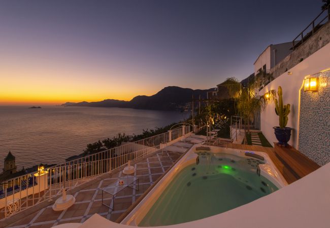 Villa in Praiano - Luxury Villa Malika - Breathtaking view of Capri and Positano Villa in Praiano - Luxury Villa Malika - Breathtaking view of Capri and Positano