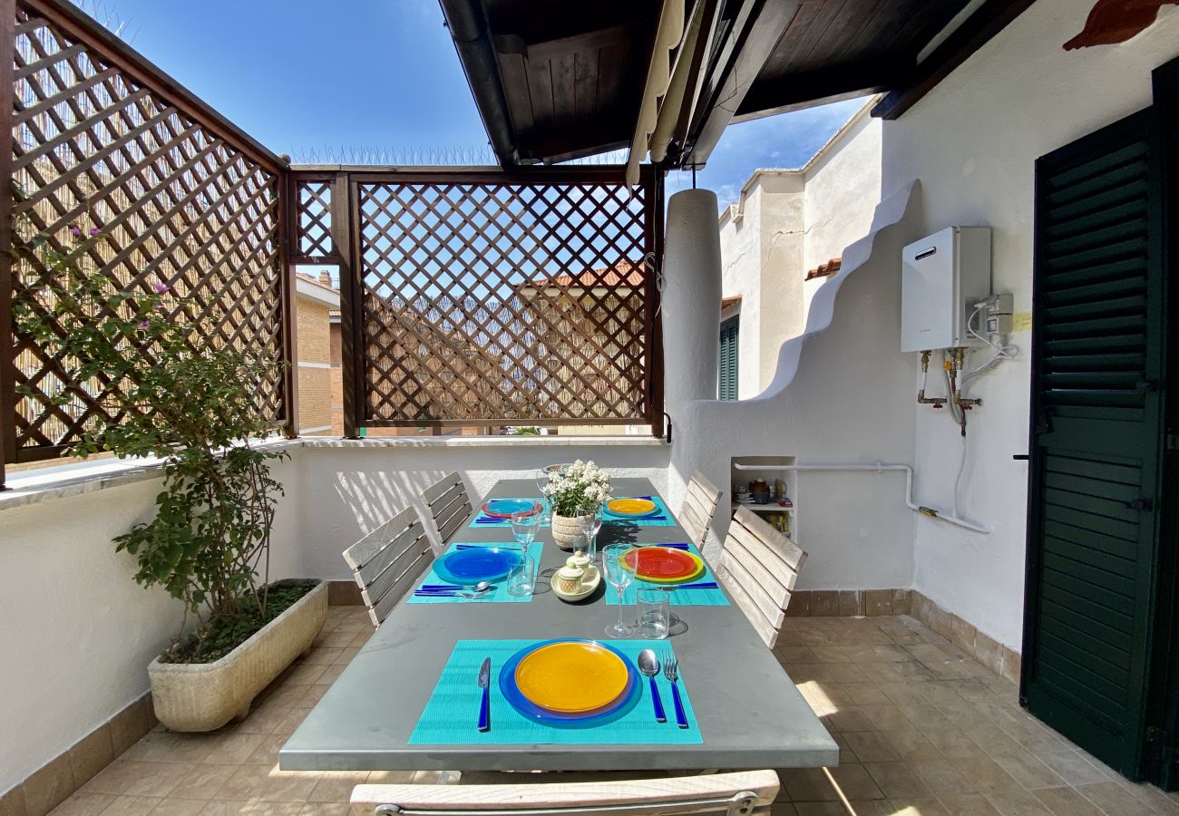 Apartment in Sperlonga - Beach house with terrace 50 meters from the sea
