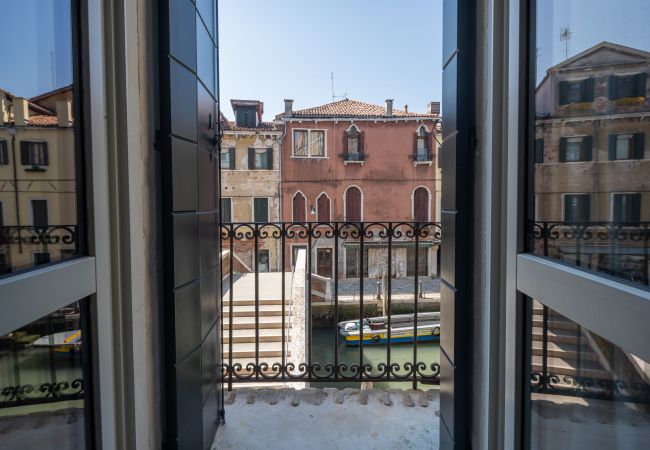 Apartment in Venezia -  Lion Palace Canal View R&R Apartment in Venezia -  Lion Palace Canal View R&R