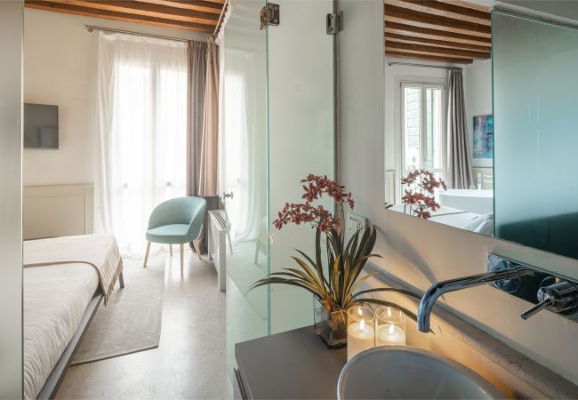 Apartment in Venezia -  Lion Palace Canal View R&R Apartment in Venezia -  Lion Palace Canal View R&R