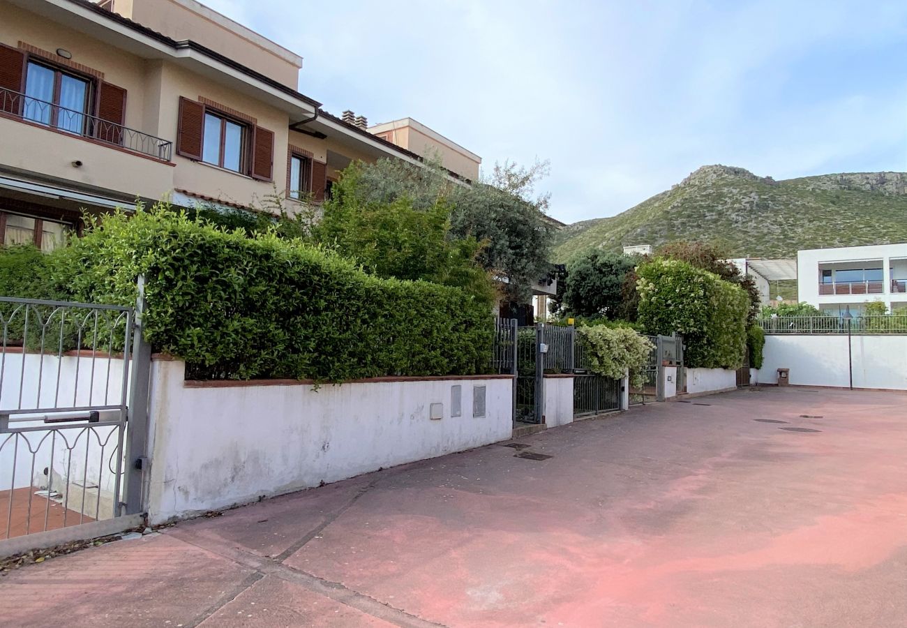 Villa in Sperlonga - Comfortable villa 200 meters from the sea