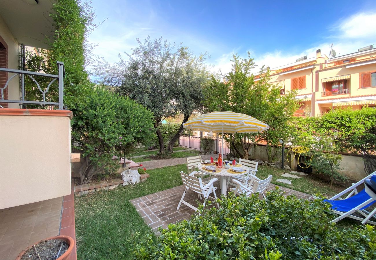 Villa in Sperlonga - Comfortable villa 200 meters from the sea