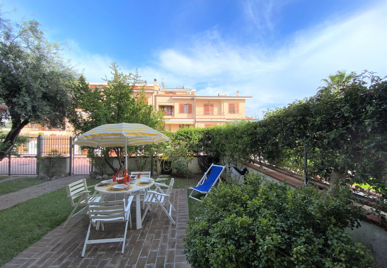 Villa in Sperlonga - Comfortable villa 200 meters from the sea
