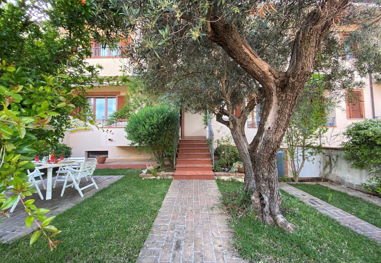 Villa in Sperlonga - Comfortable villa 200 meters from the sea