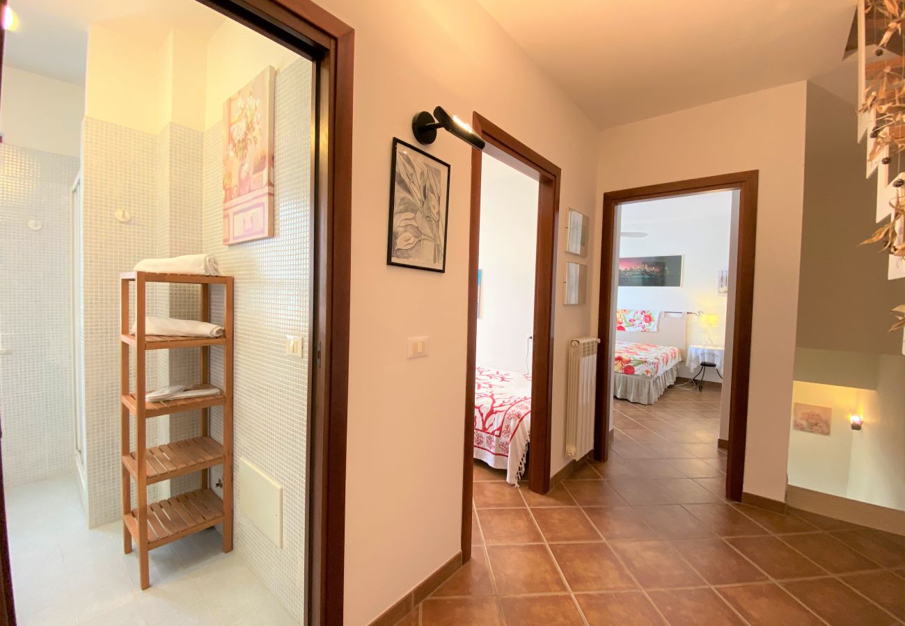 Villa in Sperlonga - Comfortable villa 200 meters from the sea