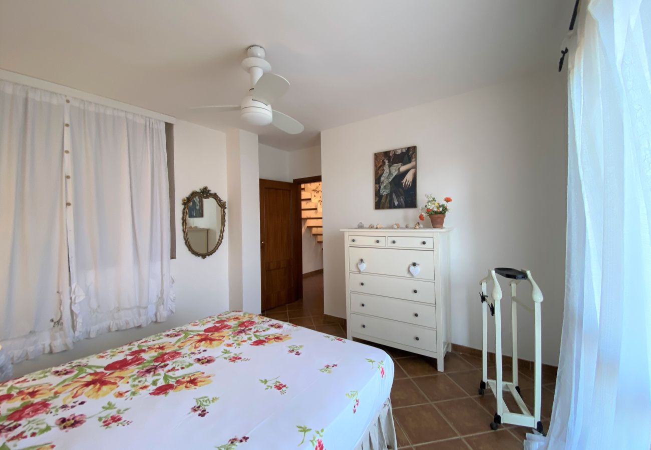 Villa in Sperlonga - Comfortable villa 200 meters from the sea