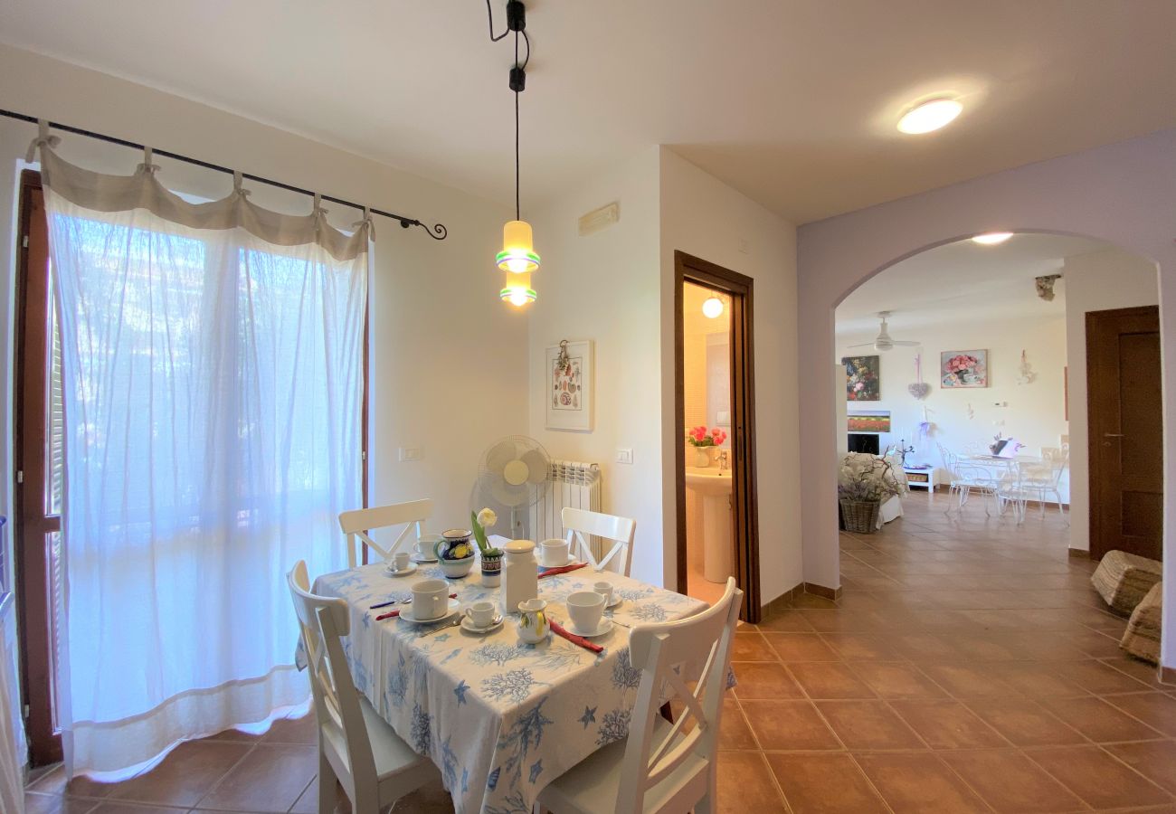 Villa in Sperlonga - Comfortable villa 200 meters from the sea