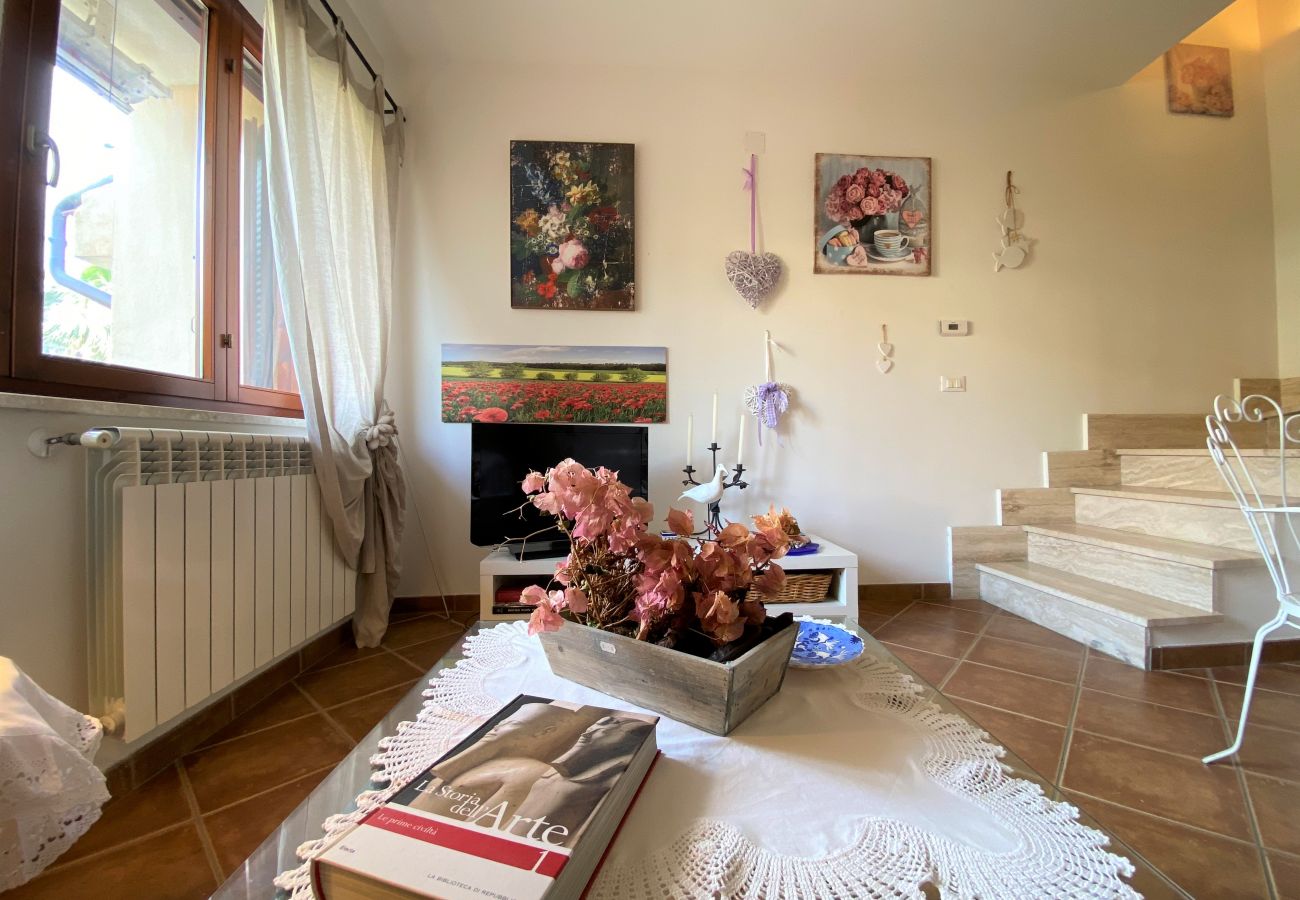 Villa in Sperlonga - Comfortable villa 200 meters from the sea