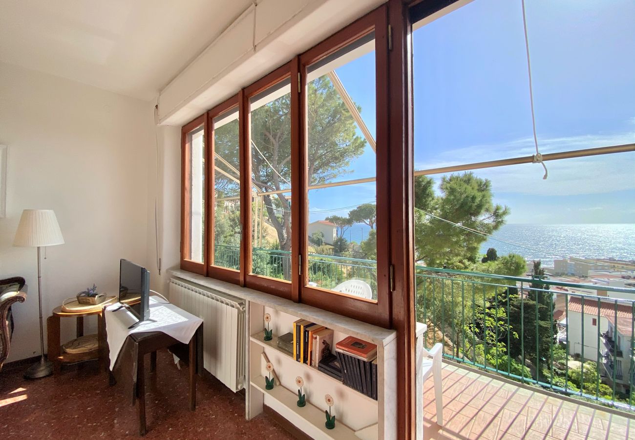 Apartment in Sperlonga - Panoramic Apartment with Parking Space in the Historic Center 
