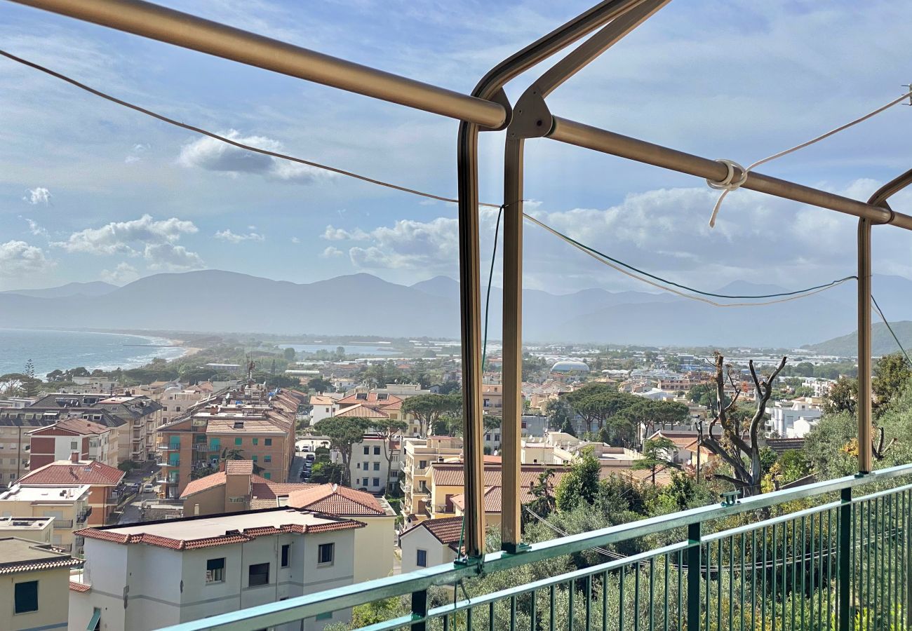 Apartment in Sperlonga - Panoramic Apartment with Parking Space in the Historic Center 