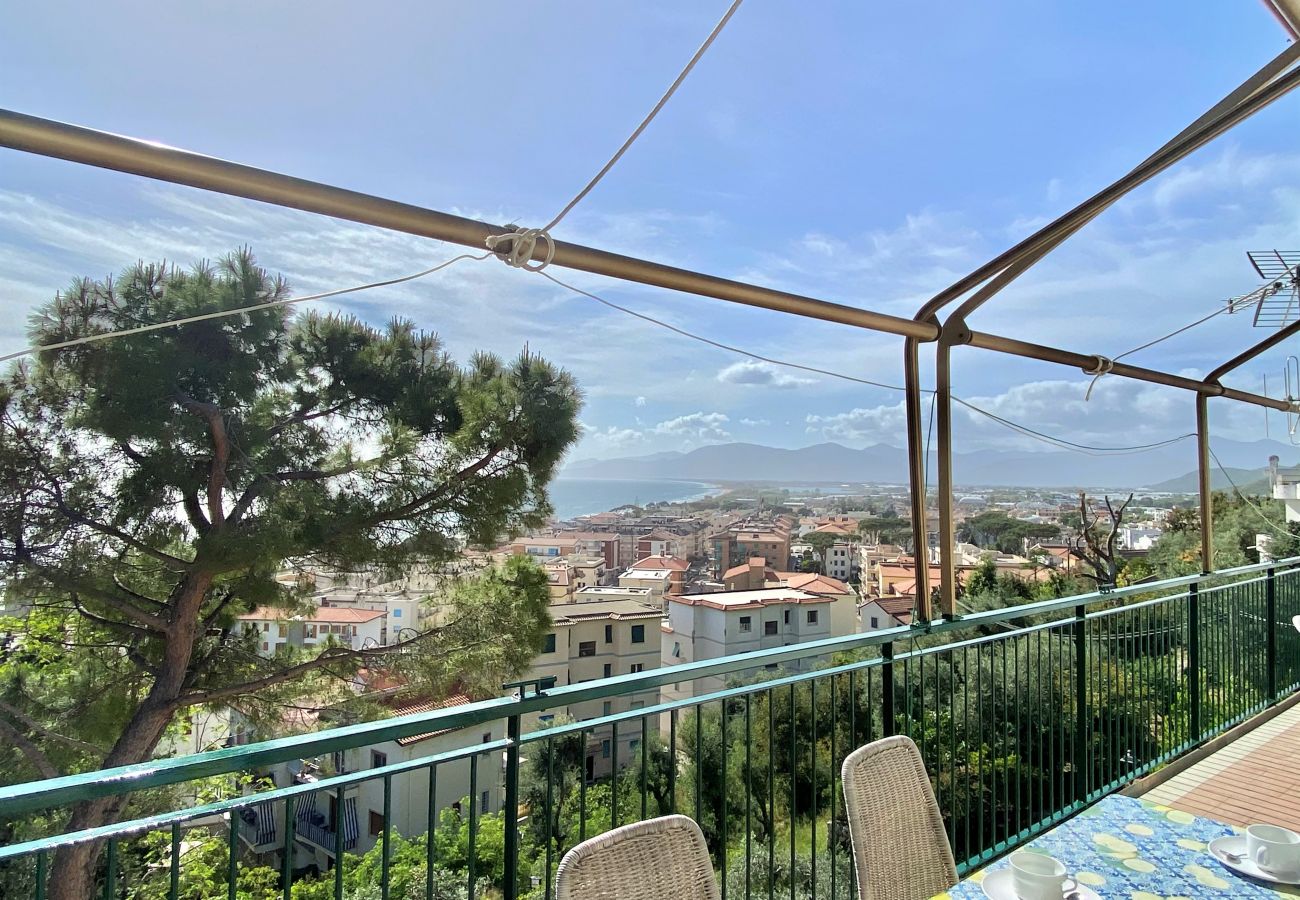 Apartment in Sperlonga - Panoramic Apartment with Parking Space in the Historic Center 